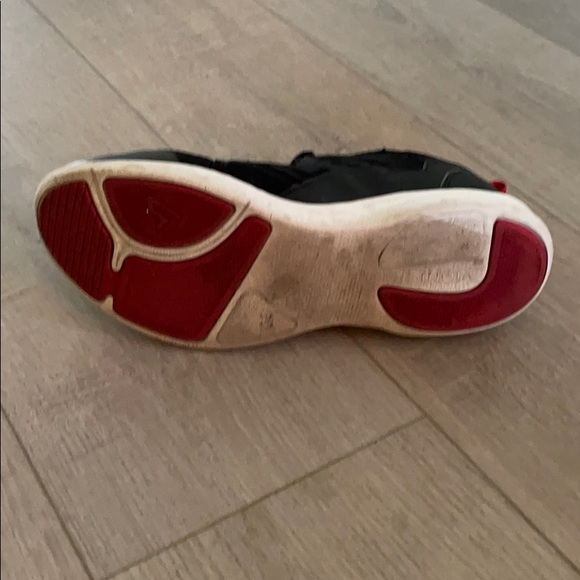 Vionic Sneakers - Picture 7 of 8